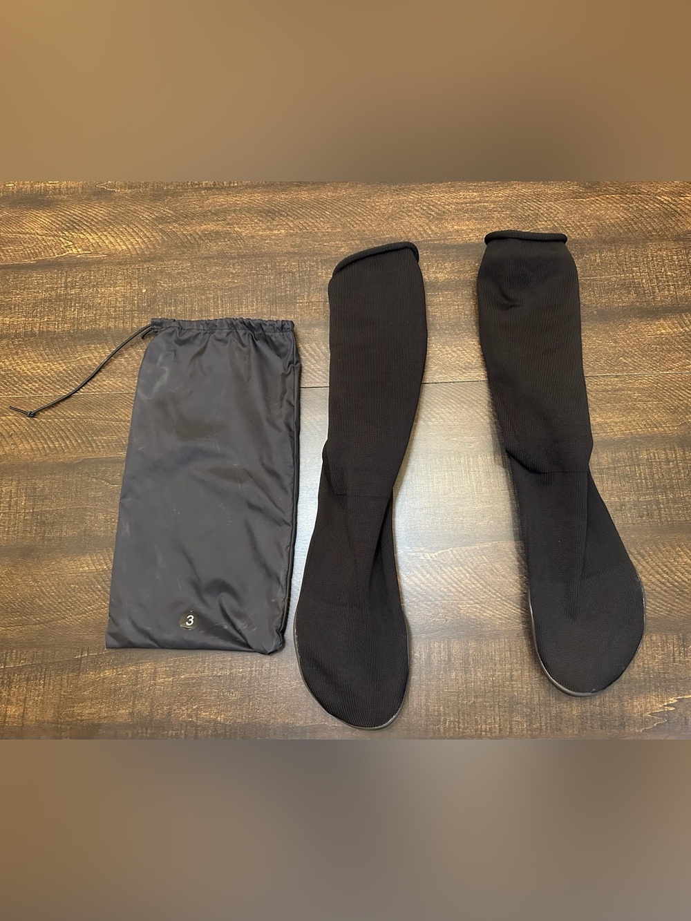 Size 3 - Yeezy Pods Size 10-13-Excellent Condition